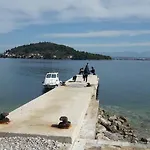 Bacvar 32 *